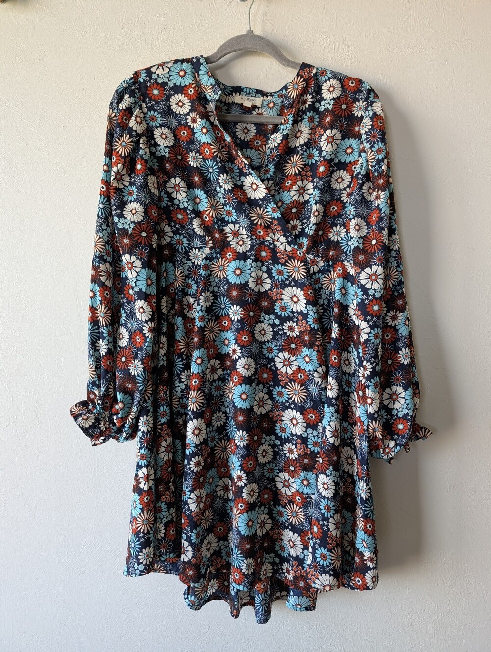 UMGEE USA ROUND FLORAL MULTICOLORED MINI FLOWY BOXY DRESS SIZE SMALL RUNS Medium